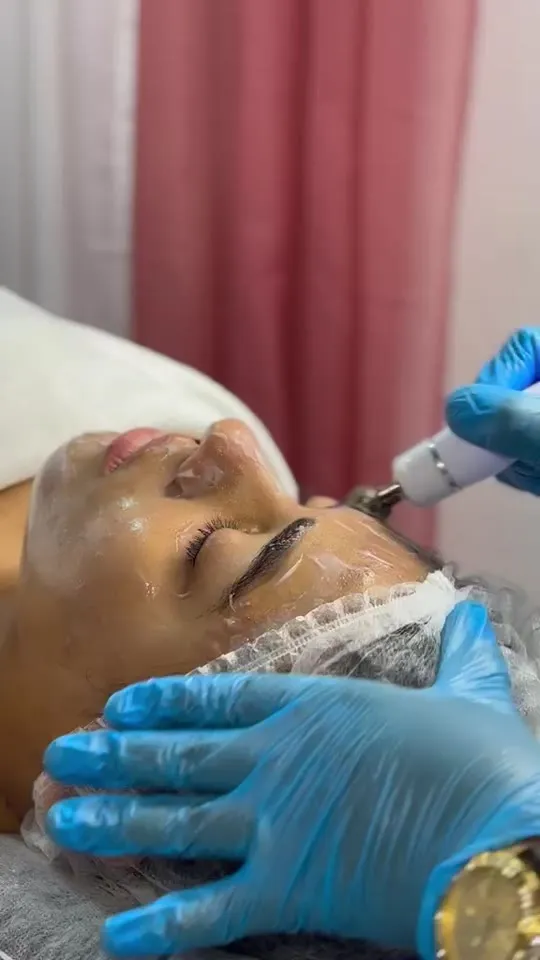 Aparatología facial durante el Ritual Premium